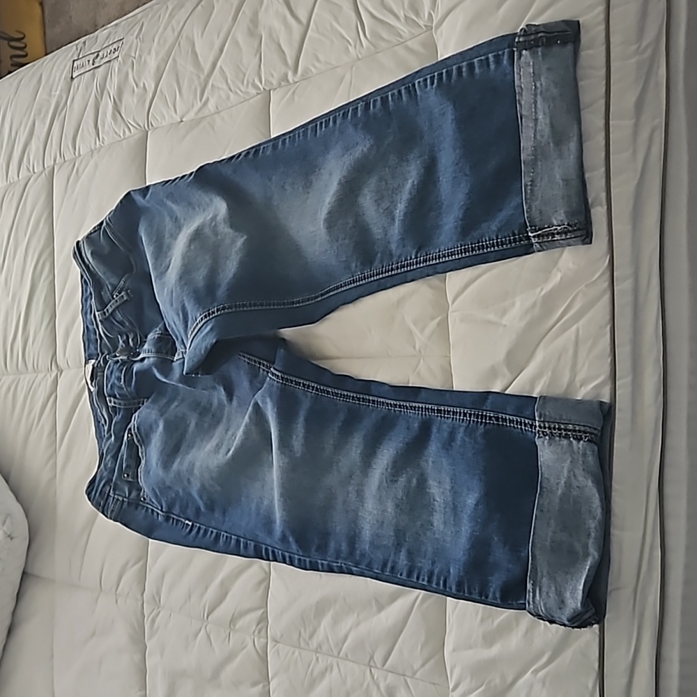 Crown and Ivy capris